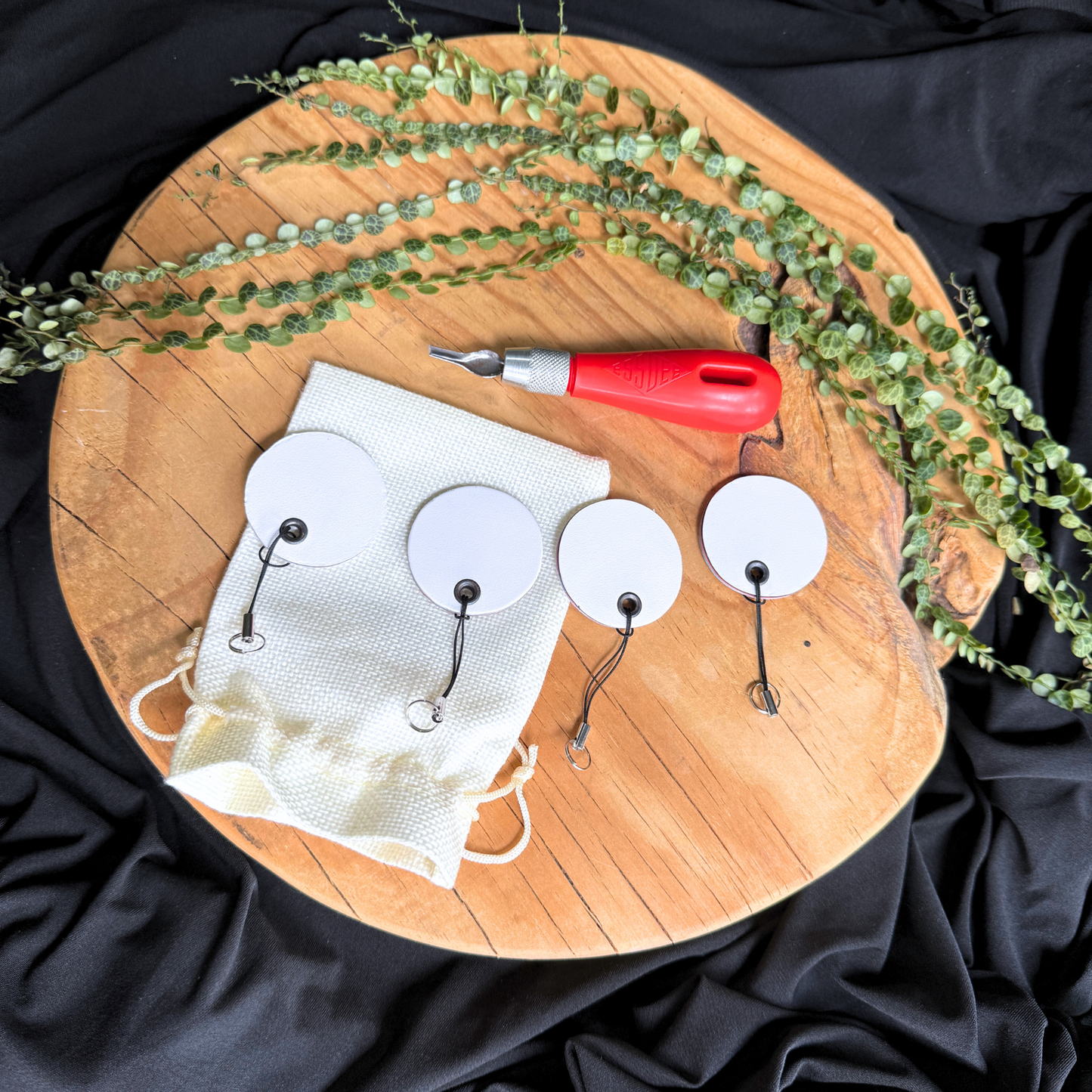 Karvable Pendant Set